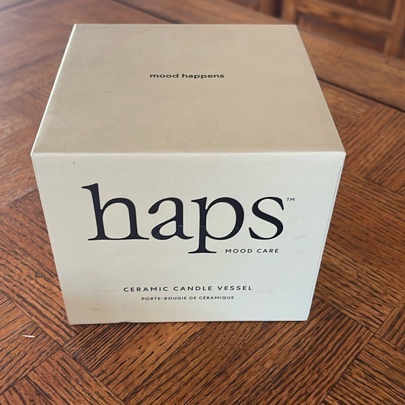 HAPS Other - Haps ceramic candle vessel with middle seat candle